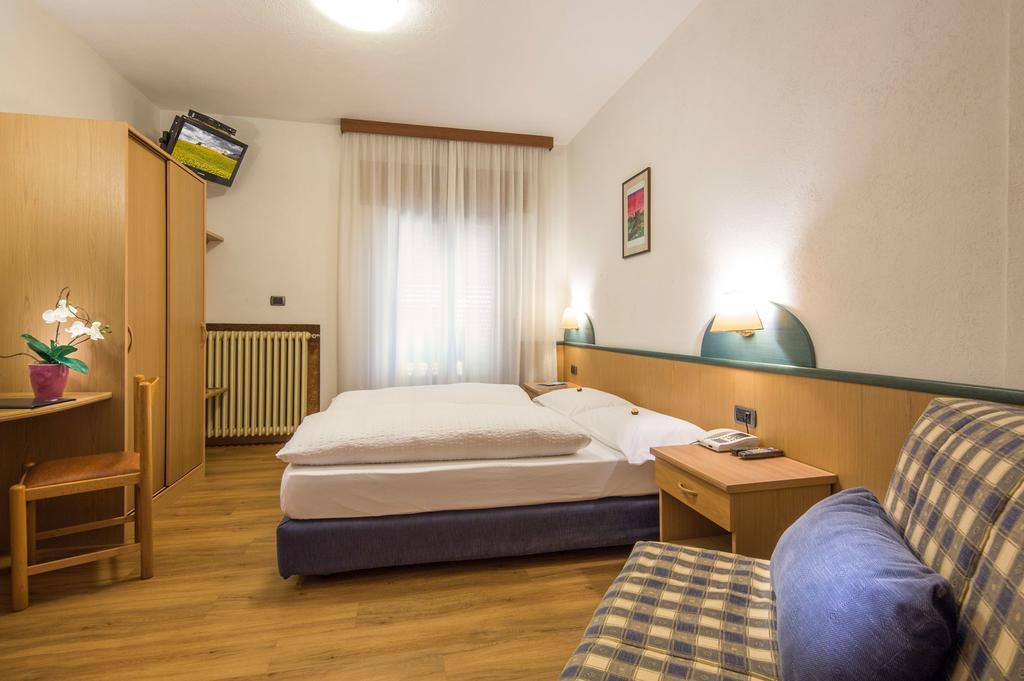 Hotel Garni Ai Serrai Рокка-Пьеторе Экстерьер фото