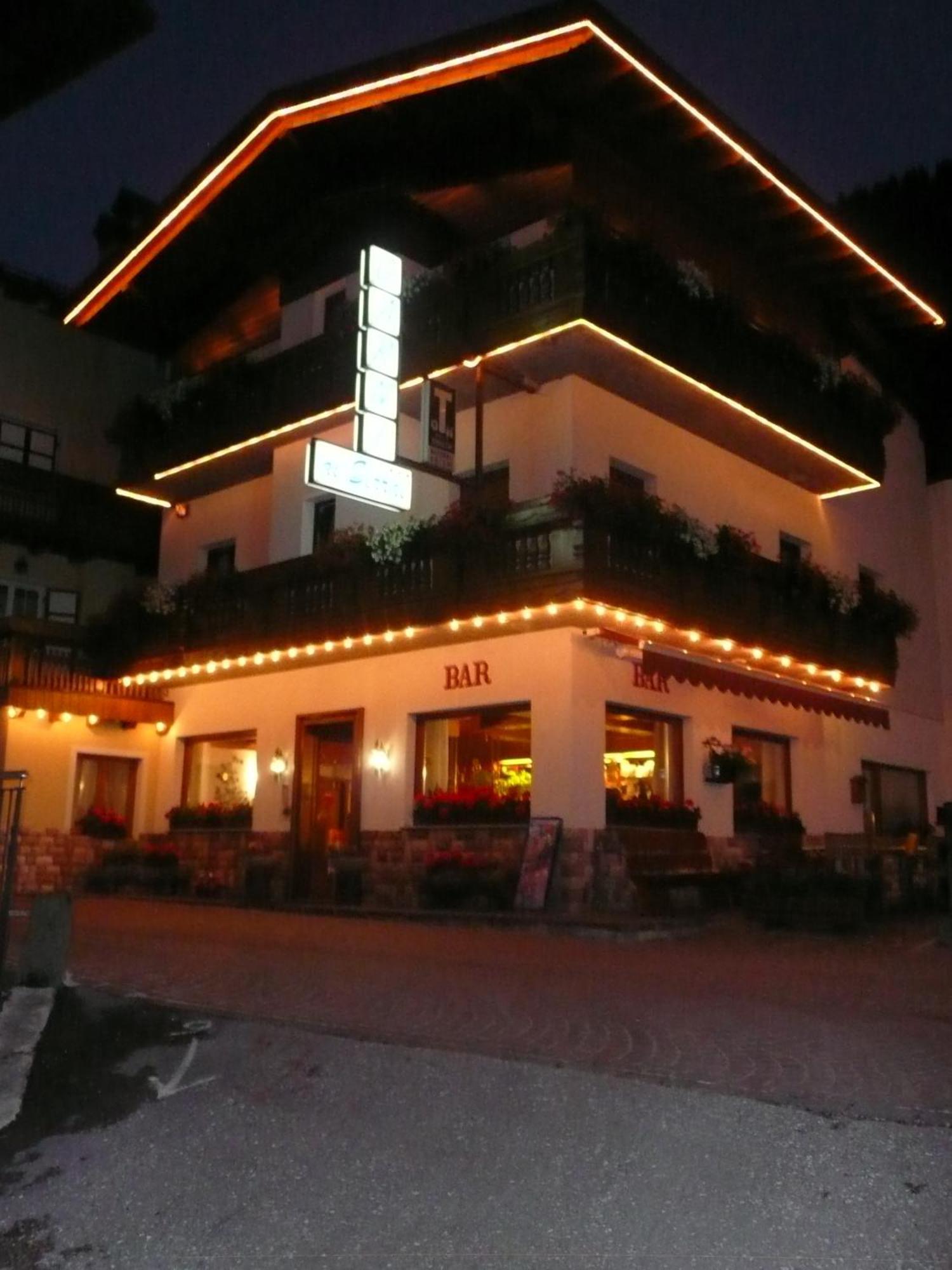 Hotel Garni Ai Serrai Рокка-Пьеторе Экстерьер фото