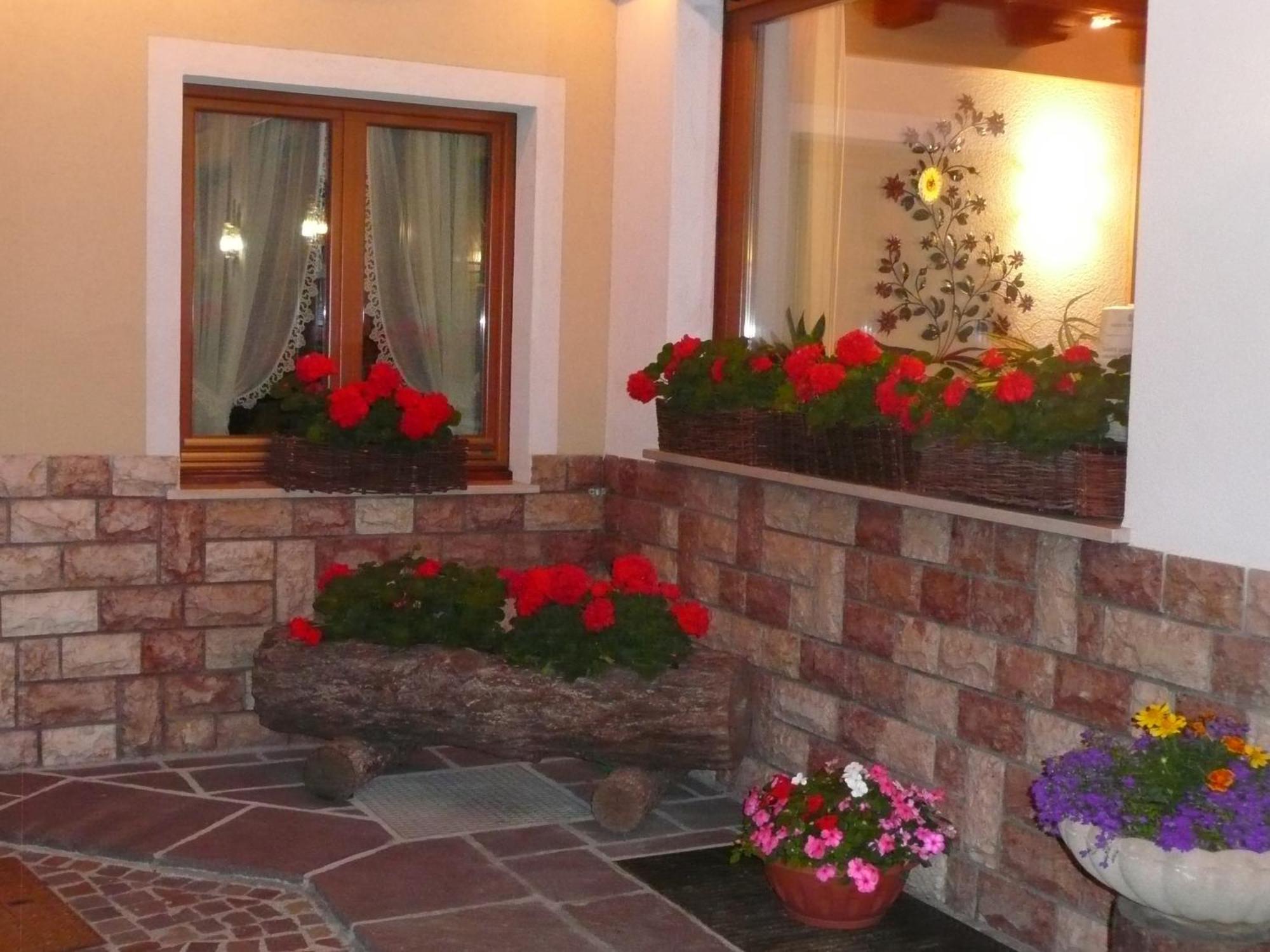 Hotel Garni Ai Serrai Рокка-Пьеторе Экстерьер фото